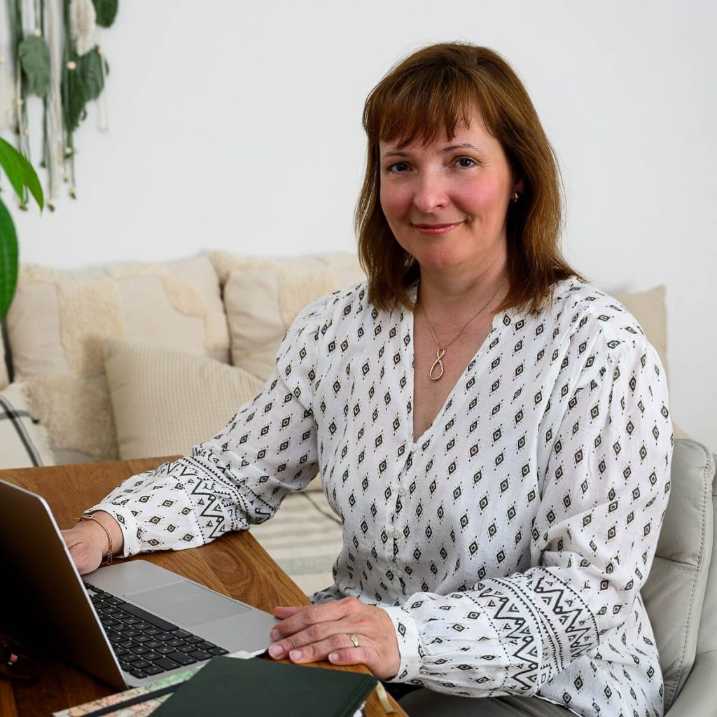 Agi Szabo - Reach your soul - Contact me