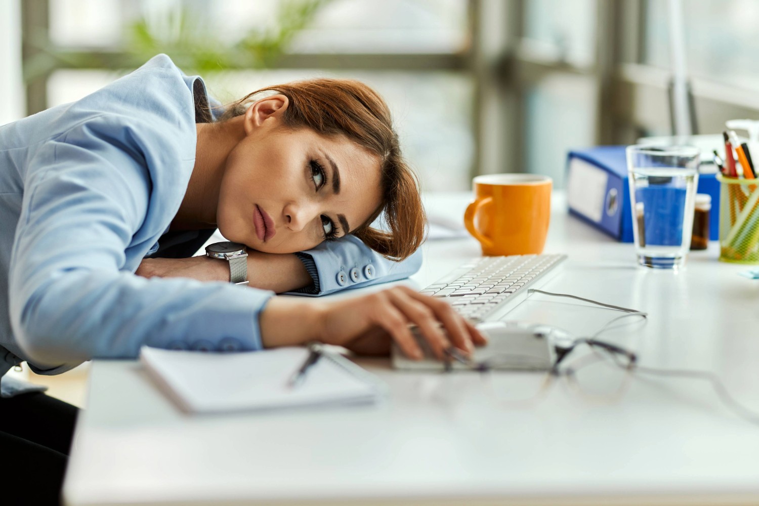 How to Be Present: 5 Minutes of Awareness That Reduce Stress and Improve Focus